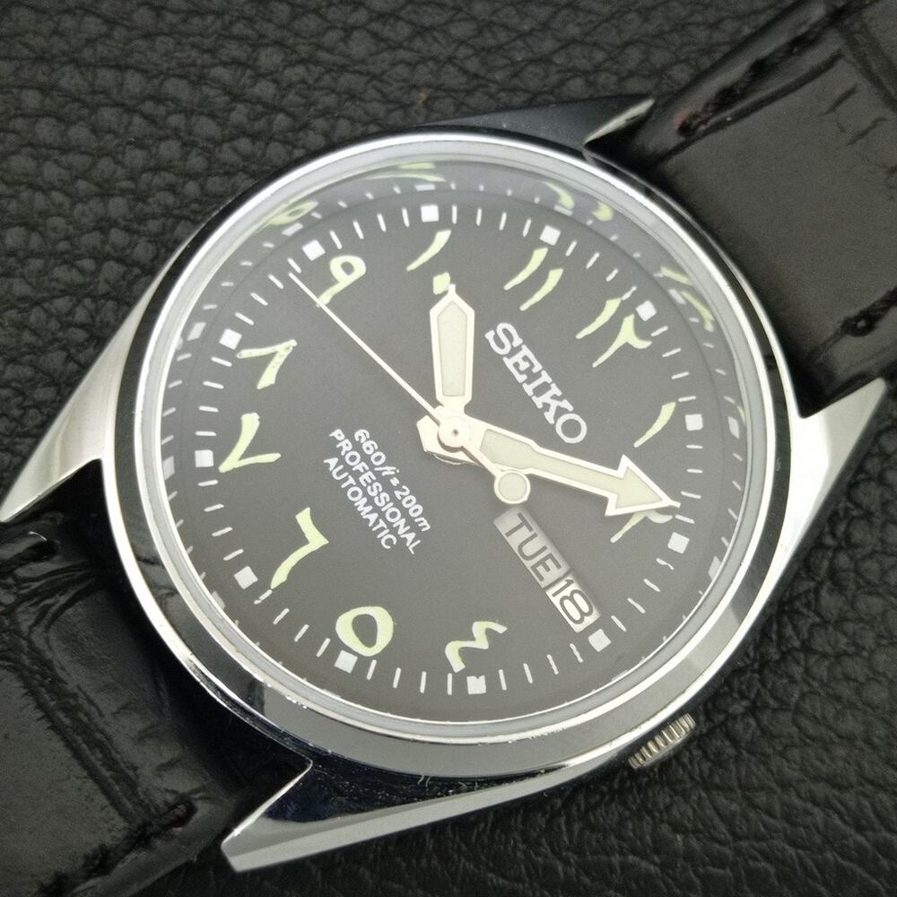 Vintage 1982 Seiko Automatic Mens Silver Watch W/daydate & Green accents - Picture 6 of 10